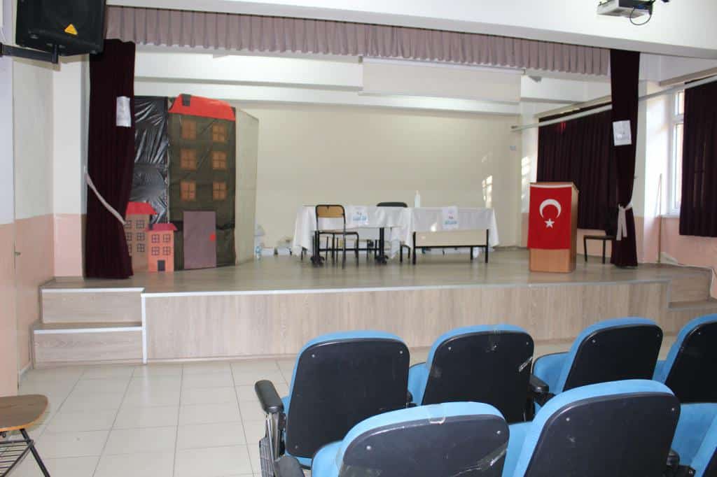 Konferans Salonu Konak Atat Rk Mesleki Ve Teknik Anadolu Lisesi